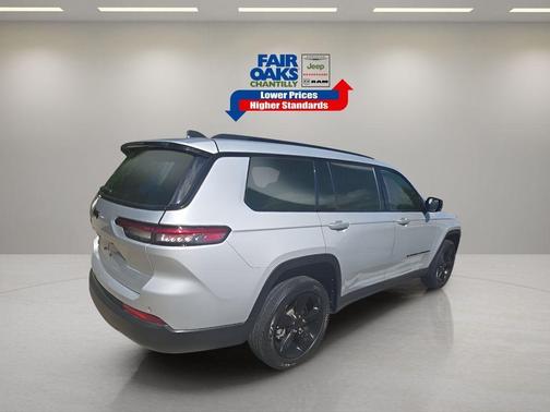 2022 Jeep Grand Cherokee L Laredo