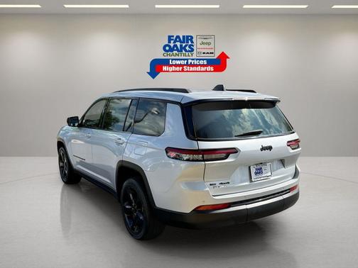 2022 Jeep Grand Cherokee L Laredo