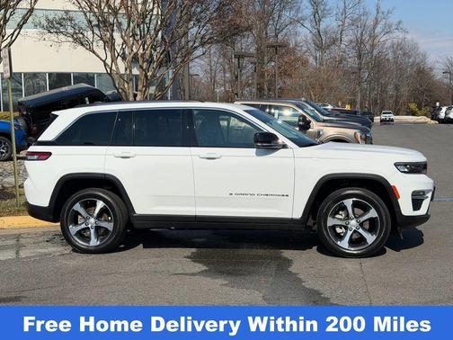 Bright White Clearcoat 2023 Jeep Grand Cherokee Limited