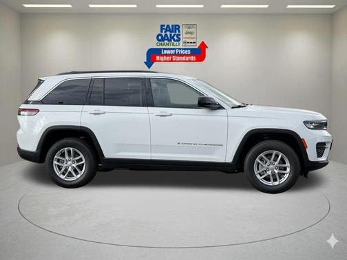 2026 Jeep Grand Cherokee Laredo