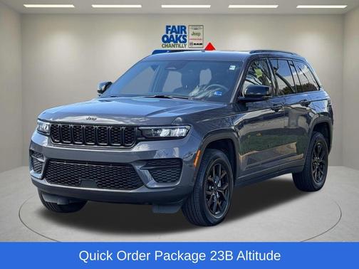 Metallic 2025 Jeep Grand Cherokee Laredo