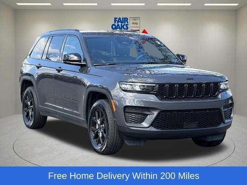 Metallic 2025 Jeep Grand Cherokee Laredo