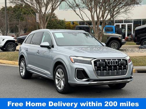 Satellite Silver Metallic 2025 Audi Q7 55 Premium Plus