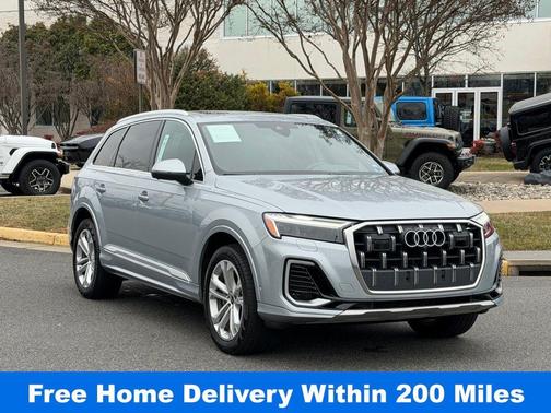 Satellite Silver Metallic 2025 Audi Q7 55 Premium Plus
