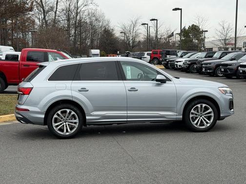 2025 Audi Q7 55 Premium Plus