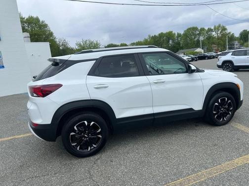 Summit White 2023 Chevrolet Trailblazer LT