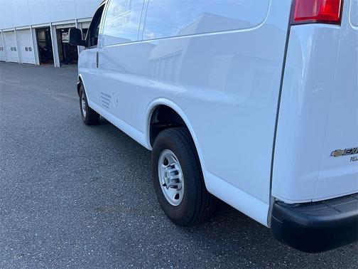 2024 Chevrolet Express 2500 RWD 2500 Regular Wheelbase WT