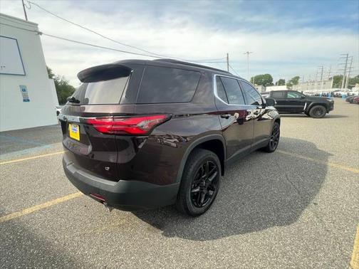 2022 Chevrolet Traverse LT Leather