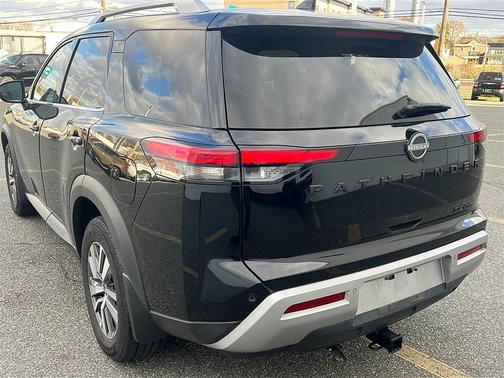 2024 Nissan Pathfinder SL 4WD
