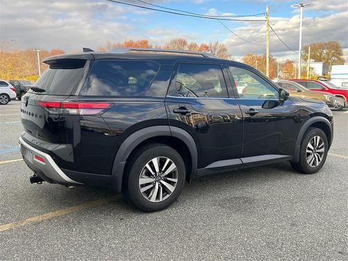 2024 Nissan Pathfinder SL 4WD