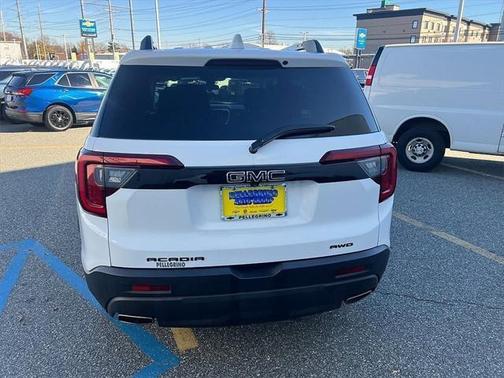 2022 GMC Acadia AWD SLE