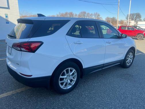 2022 Chevrolet Equinox LS
