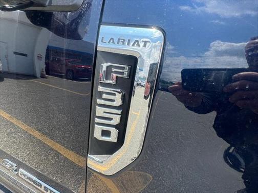 2022 Ford F-350 Lariat