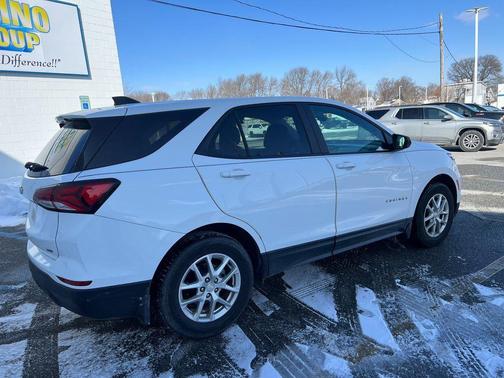 2022 Chevrolet Equinox LS