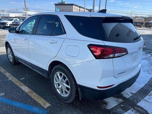 2022 Chevrolet Equinox LS