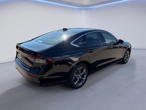Crystal Black Pearl 2024 Honda Accord EX