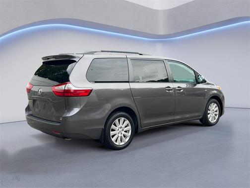 2017 Toyota Sienna LE