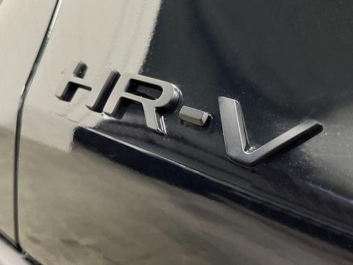 Crystal Black Pearl 2027 Honda HR-V Sport
