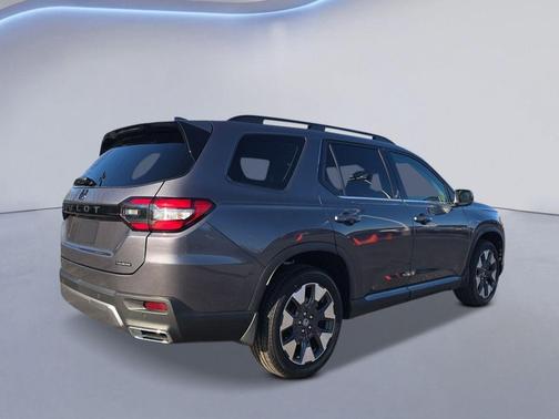 Modern Steel Metallic 2026 Honda Pilot Touring
