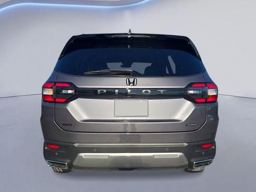 Modern Steel Metallic 2026 Honda Pilot Touring