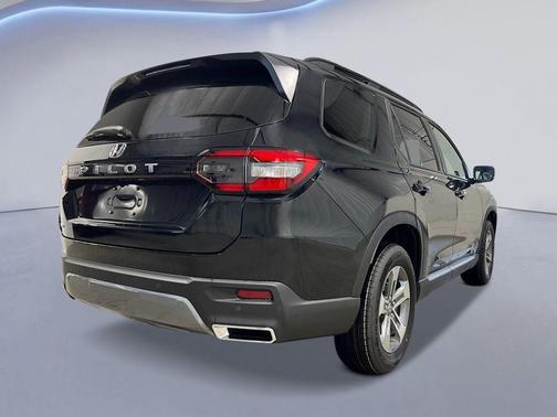 Crystal Black Pearl 2026 Honda Pilot EX-L