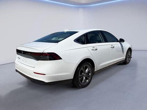 Platinum White Pearl 2023 Honda Accord EX