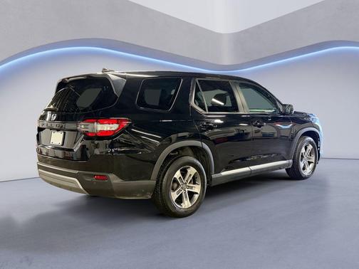 2023 Honda Pilot EX-L 8-Passenger