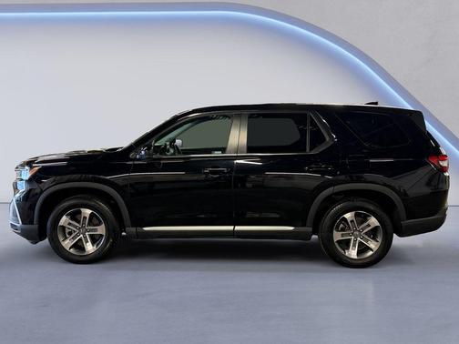 2023 Honda Pilot EX-L 8-Passenger