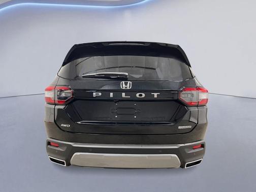 Crystal Black Pearl 2026 Honda Pilot Touring