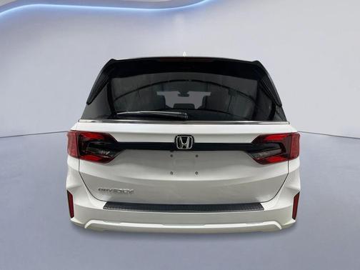 Platinum White Pearl 2026 Honda Odyssey EX-L