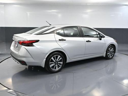 2024 Nissan Versa 1.6 S