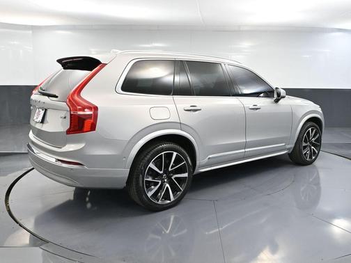 2024 Volvo XC90 B5 Plus Bright Theme