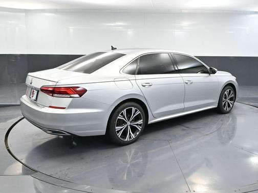 2021 Volkswagen Passat 2.0T SE