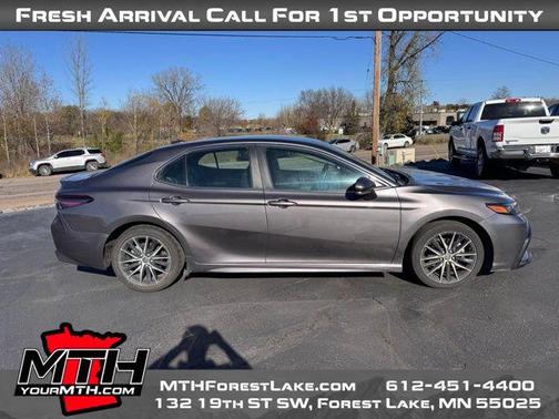 2022 Toyota Camry SE