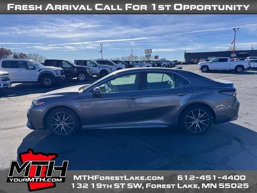 2022 Toyota Camry SE