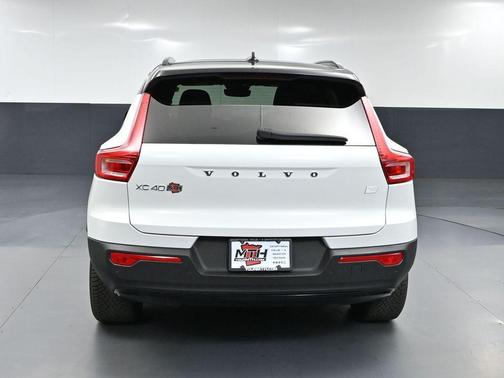 2022 Volvo XC40 Recharge Pure Electric P8 Twin Ultimate