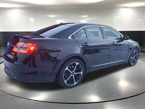 2016 Ford Taurus SHO