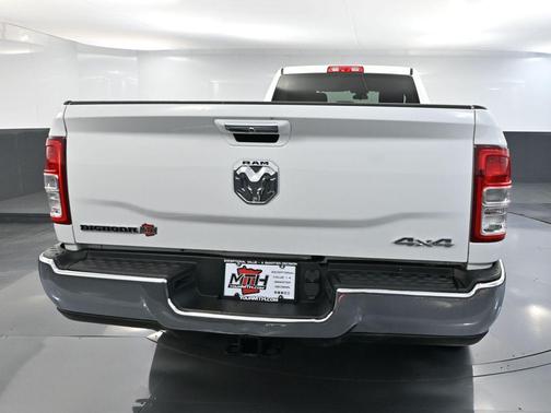 2019 RAM 3500 Big Horn Crew Cab 4x4 8' Box