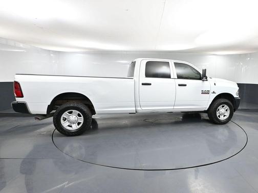 2017 RAM 3500 Tradesman Crew Cab 4x4 8' Box
