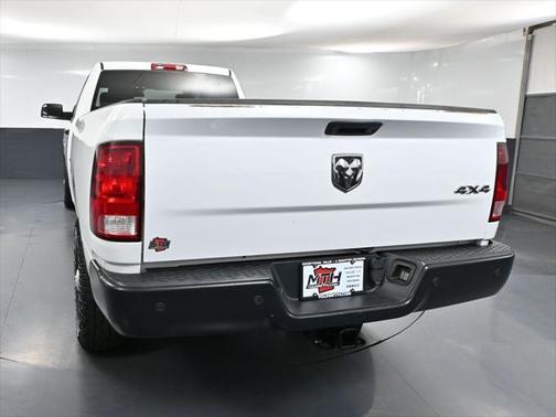 2017 RAM 3500 Tradesman Crew Cab 4x4 8' Box