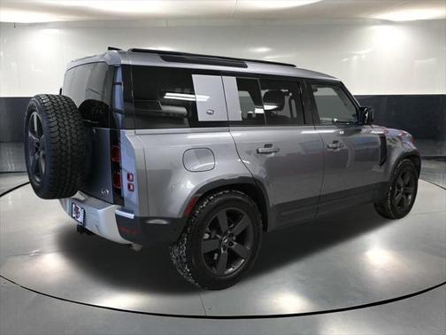 2020 Land Rover Defender 110 SE