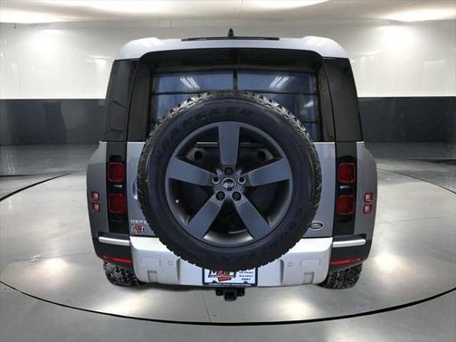2020 Land Rover Defender 110 SE