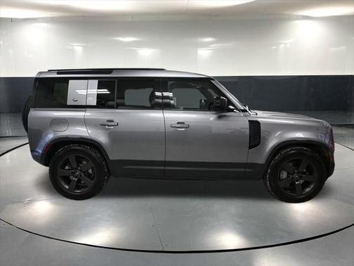 2020 Land Rover Defender 110 SE