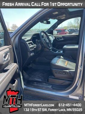 Sterling Metallic 2024 GMC Yukon XL AT4