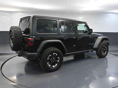 Black Clearcoat 2024 Jeep Wrangler 4xe Rubicon