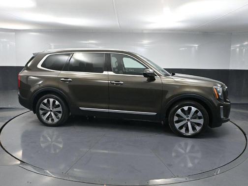 Dark Moss 2022 Kia Telluride SX
