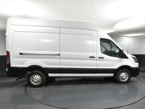 2022 Ford Transit-250 Base