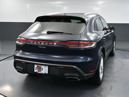 2022 Porsche Macan Base