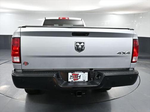 2017 RAM 3500 Tradesman Crew Cab 4x4 8' Box