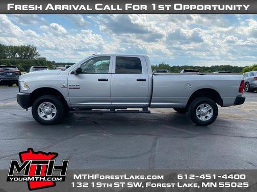 2017 RAM 3500 Tradesman Crew Cab 4x4 8' Box